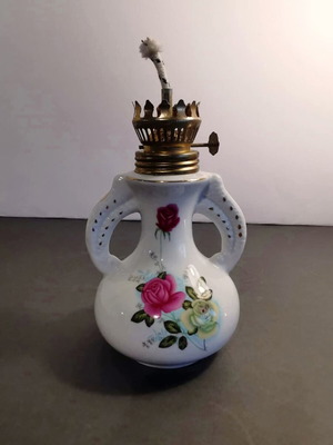 Oil lamp used with double-sided decoration