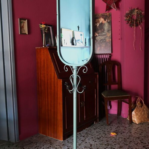 Inart floor mirror like new, vintage shabby chic style