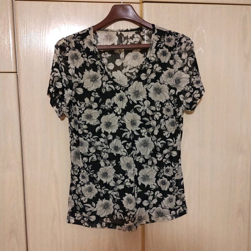 Thin blouse like new, black and gray, one size