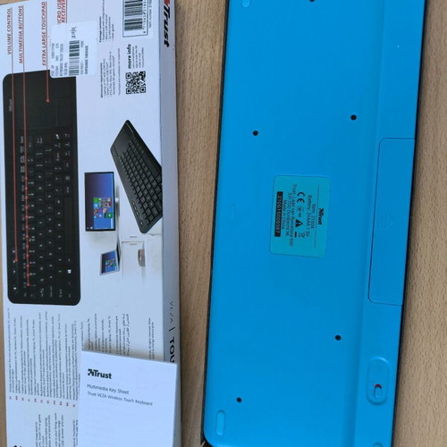 Trust wireless keyboard with touchpad and multimedia functions new