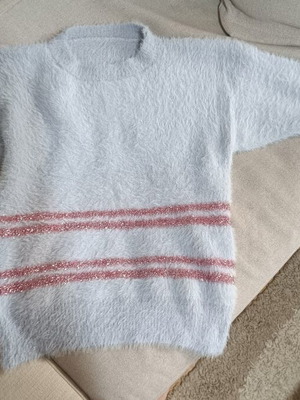 Teen girls' sweater