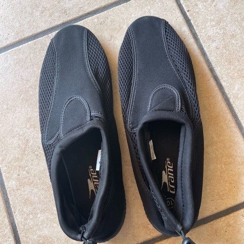 Men’s beach shoes size 44, like new, black