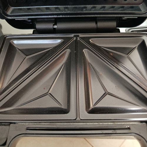 Silver Crest sandwich maker and waffle iron new with removable plates