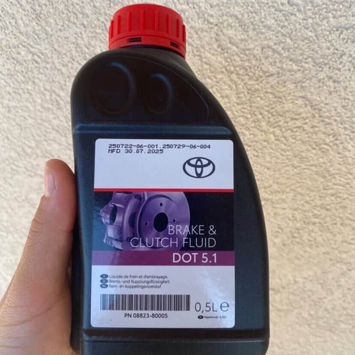 Toyota brake and clutch fluid new, DOT 5 and DOT 4