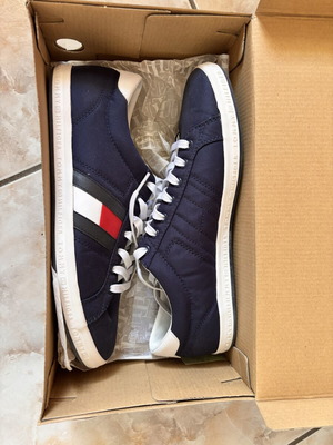 Tommy Hilfiger sneakers, white and blue, size 44