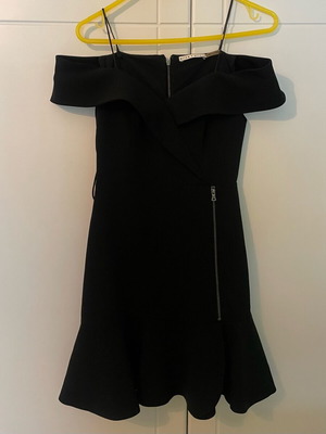 Alice+Olivia short dress black like new, winter