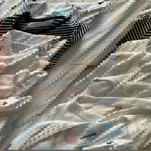 Φορμάκια κοντομάνικα 0-3 μηνών σαν καινούργια, πακέτο 36