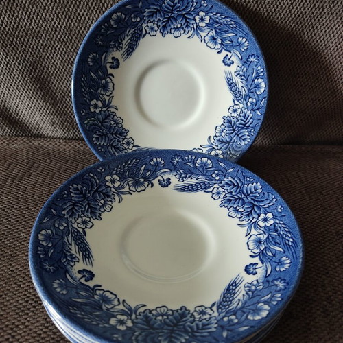 Churchill English Plates set of 6 like new, floral design
