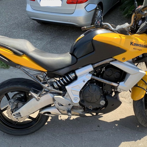 Kawasaki Versys 650 ABS 2010 used with top case and excellent engine