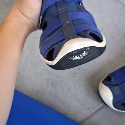 I need money urgently! Help me :( Children's leather sandals