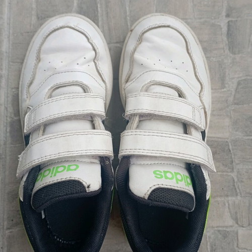 Adidas sports shoes used, size 33