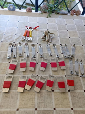 Bottle openers like new, assorted
