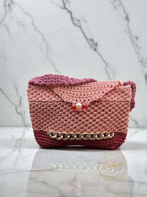 Handmade knitted shoulder bag in pink powder and burgundy, new