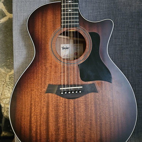 Taylor 324ce Flamed Tasmanian Blackwood guitar like new