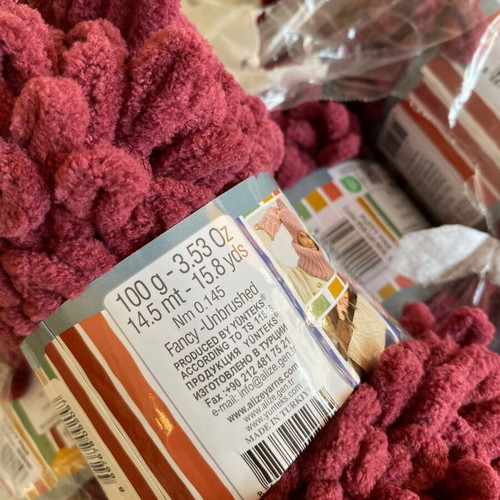 Alize knitting yarn pack of 5, new, color no. 145