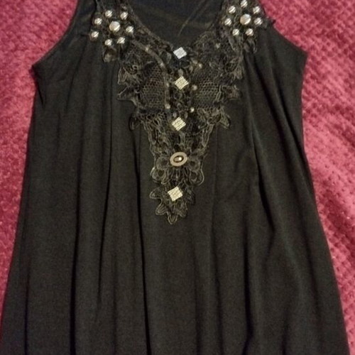 Women's sleeveless dress with lace and bead details, new