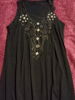 Women's sleeveless dress with lace and bead details, new