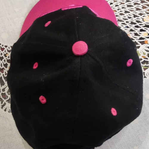 Women's Hat Size 57 Like New Black and Pink