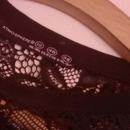 Dendeloto t-shirt size medium like new, black