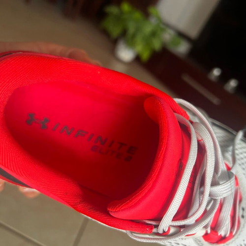 Under Armour Infinite Elite 2 athletic shoes like new, gray and red, size 41