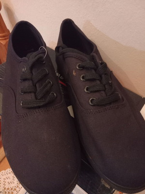 Black canvas shoes size 41
