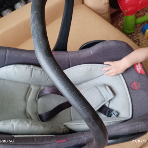 Baby car seat egg type used, newborn to 13 kg with cushion