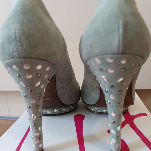Peep Toe Nolita Pumps Size 39 like new, suede green with silver
