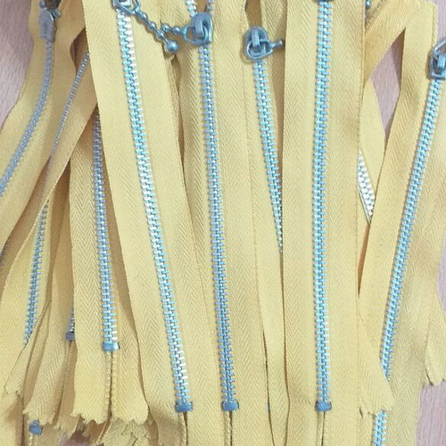 Zippers new, pack of 45, 15 centimeters, yellow