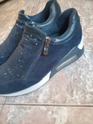 Piazza Shoes γυναικεία αθλητικά σαν καινούργια με στρας και φερμουάρ, μέγεθος 38, μπλε
