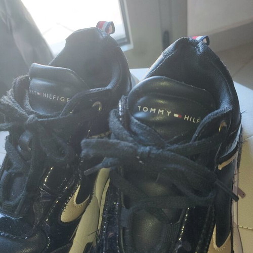 Tommy Hilfiger sneakers black like new, athletic size 39
