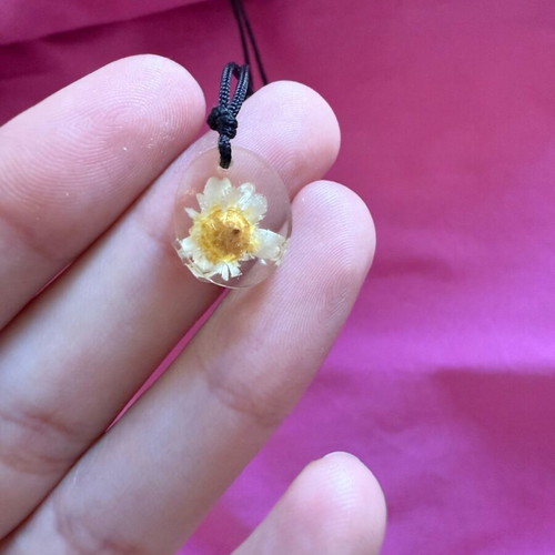 Necklace new, black and yellow