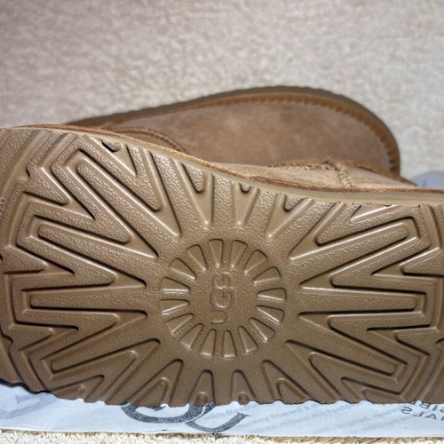 UGG Mini Platform Boots new, chestnut