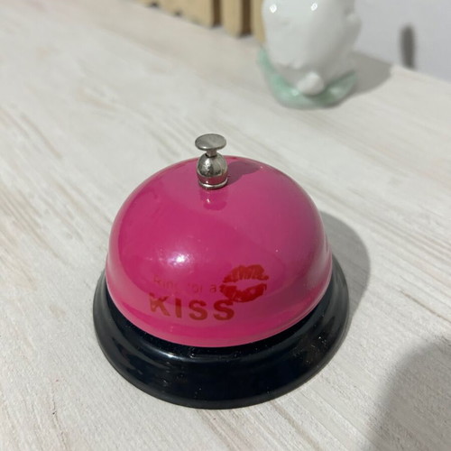 Kiss bell like new, reception
