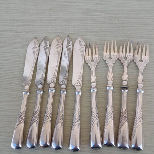 Silver-plated cutlery set used, 4 forks 18 cm and 5 knives 19.5 cm WMFN Nouvean