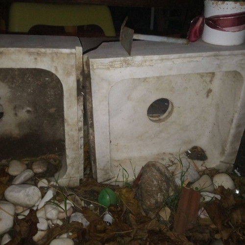 Marble sinks used in various sizes