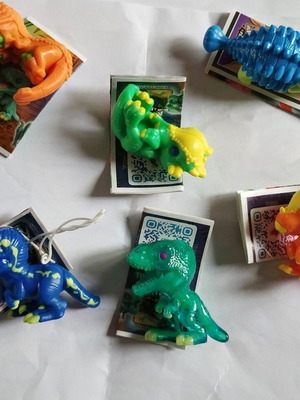 Kinder Jurassic σετ νέων φιγούρων δεινοσαύρων