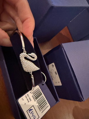 Swarovski Crystal Swan Bangle New, Rhodium Plated, Adjustable Chain