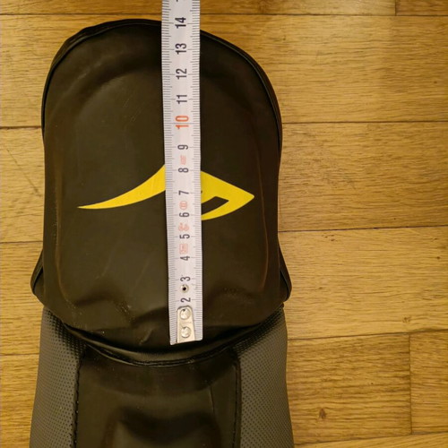 Everlast martial arts shin guards used