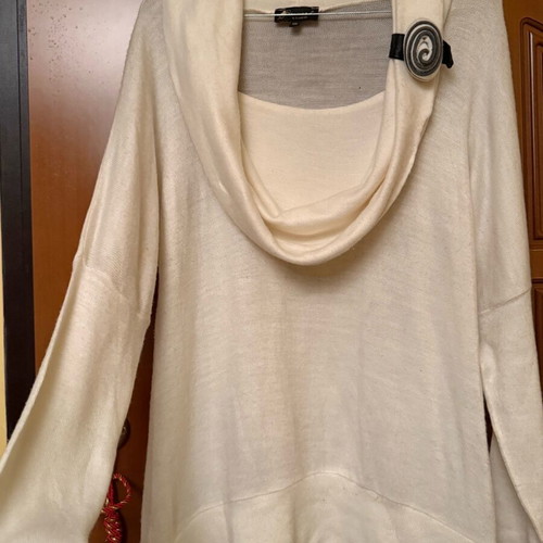 Cream knit top with draped neckline like new