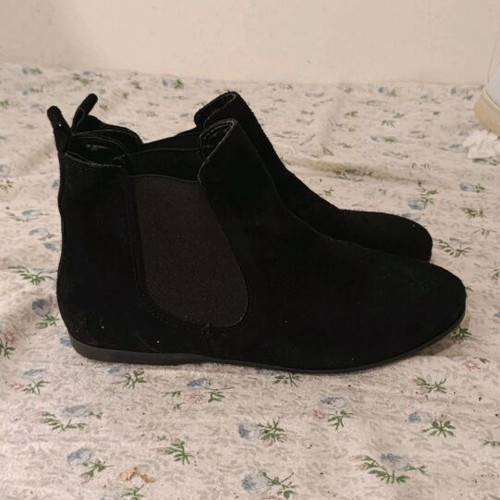 Fardoulis Shoes Chelsea Suede Ankle Boots Size 39 Like New