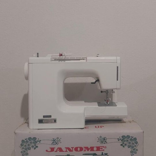 Janome My Style 22 sewing machine like new with original box