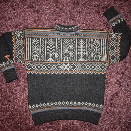 Dale of Norway Trondheim 97 wool sweater like new, colorful, size L
