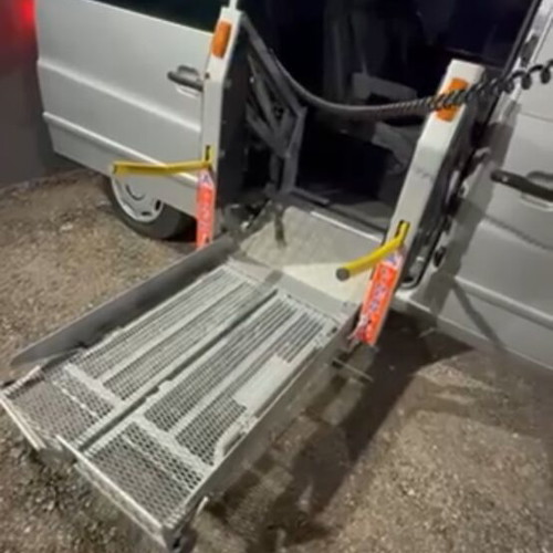 AMF-Bruns Electric Hydraulic Vehicle Ramp like new