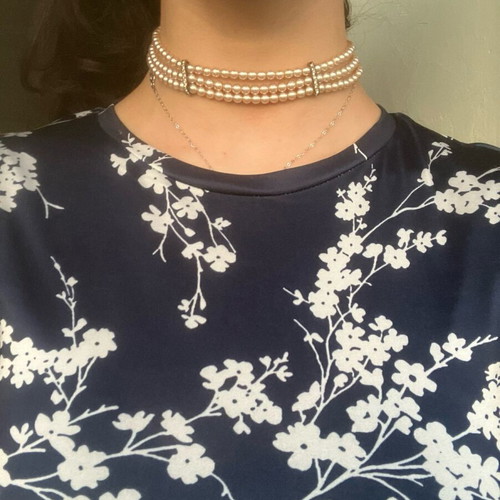 Choker with pearls and gold clasp used