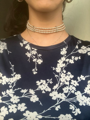Choker with pearls and gold clasp used