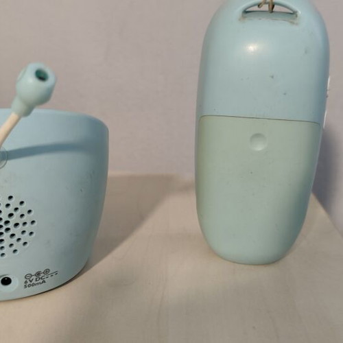 Philips Avent baby monitor used with manuals and 2 chargers