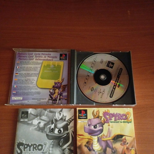 Spyro 2 PlayStation (PS1) like new with all booklets