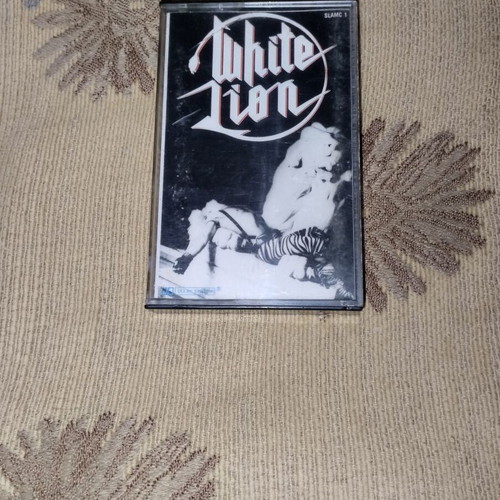 White Lion Fight To Survive cassette like new, metal