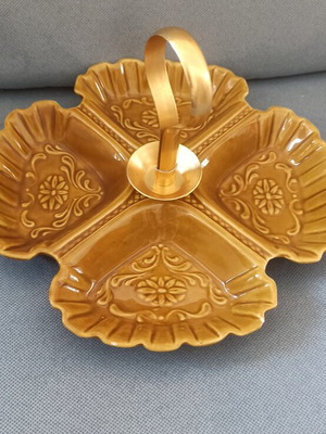 Serving tray for nuts with 4 compartments like new