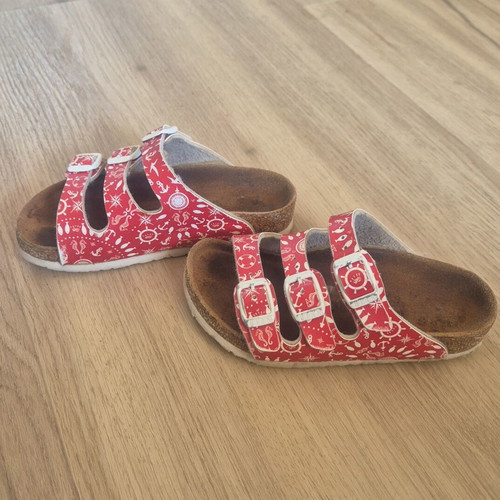 Birkenstock sandals size 27 like new, red